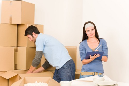 Flexible moving service in West Kensington for homes and businesses